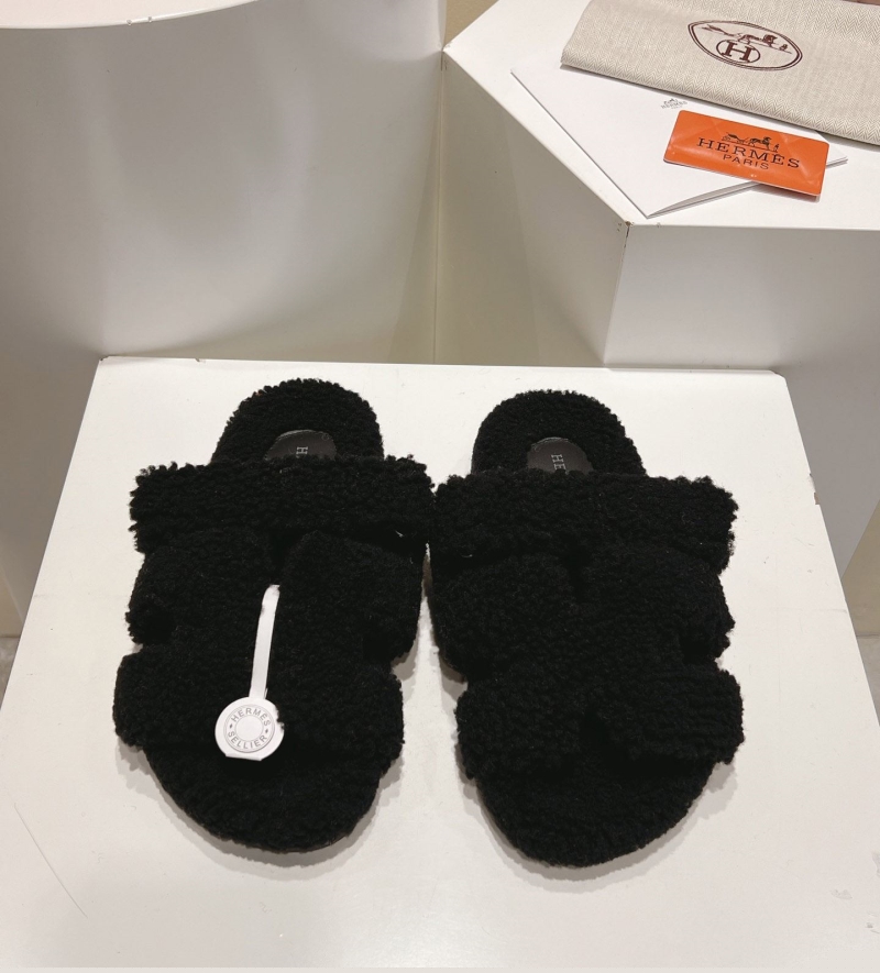 H**mes slippers